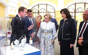 Тематическая выставка народных художественных промыслов. ХII Форум регионов России и Беларуси