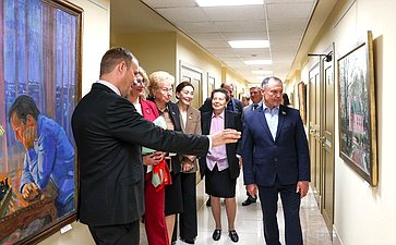В Совете Федерации открылась выставка «Любовь к Родине дыша»