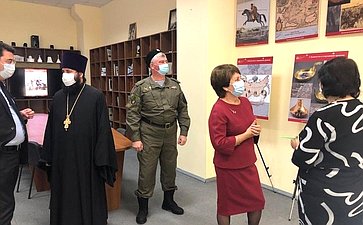 Екатерина Алтабаева посетила выставку «Казачество на государевой службе»