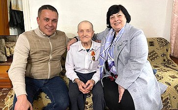 Айрат Гибатдинов совершил рабочую поездку в сельские районы Ульяновской области и поздравил ветеранов Великой Отечественной войны
