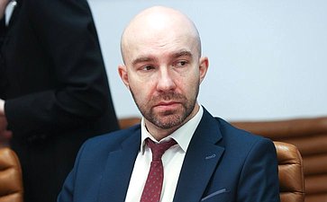 Совещание Комитета Совета Федерации по федеративному устройству, региональной политике, местному самоуправлению и делам Севера совместно с Министерством РФ по развитию Дальнего Востока и Арктики