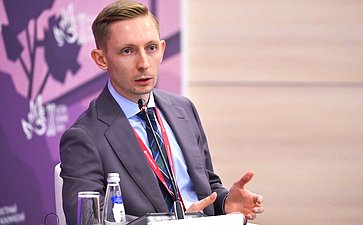 Панельная дискуссия «Инвестиции в киберустойчивость: как риск-ориентированный подход меняет традиционную модель кибербезопасности». X Восточный экономический форум
