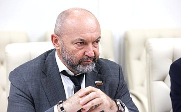 Сергей Аноприенко