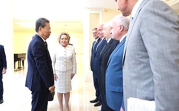 Валентина Матвиенко провела встречу с Председателем Постоянного комитета Всекитайского собрания народных представителей КНР Чжао Лэцзи