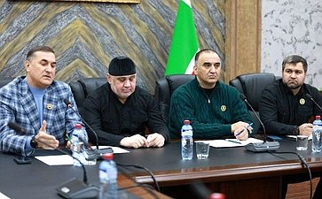 Мохмад Ахмадов в рамках работы в регионе принял участие в расширенном совещании, которое состоялось в администрации Шалинского района