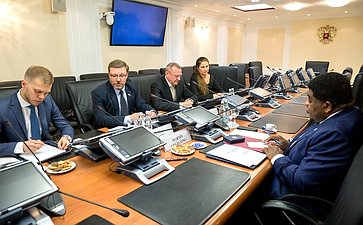 Встреча К. Косачева с Генеральным секретарем МПС М. Чунгонгом