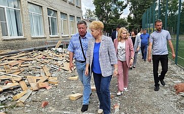 Ольга Бас посетила старобельские школы № 1 и № 3 ЛНР
