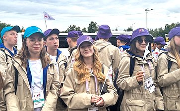Участники проекта «Поезд Памяти» посетили Петергоф