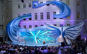 XXVIII Петербургский международный экономический форум (ПМЭФ’25). Показ международного конкурса адаптивной моды «На крыльях»