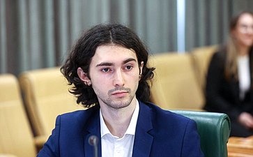Круглый стол на тему «Интеллектуальная собственность в материальном выражении: мода, промышленный дизайн, архитектура»