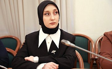 Сенаторы обсудили успешные практики и предложения по развитию НКО