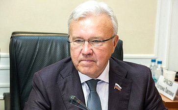 Александр Усс
