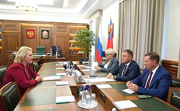 Председатель Комитета Совета Федерации по науке, образованию и культуре Лилия Гумерова выступила на секции «Федеральная стратегия и региональные акценты: перспективные направления развития общего образования»