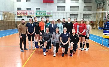 Сергей Михайлов встретился с главным тренером женской волейбольной команды «Забайкалка» и волейболистками региона
