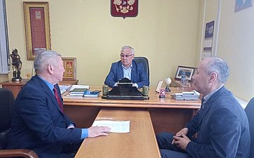 Баир Жамсуев провел прием граждан в Агинском