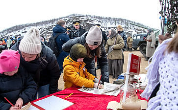 Татьяна Сахарова приняла участие в торжественном митинге в Мурманской области