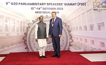 Церемония приветствия глав и членов делегаций Спикером Народной палаты Парламента Республики Индии Омом Бирлой