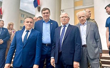 Александр Савин в ходе поездки в регион принял участие в торжественных мероприятиях, посвященных Дню России