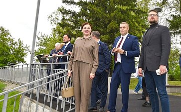 Сенаторы посетили парк в Барнауле в рамках рабочей поездки в Алтайский край