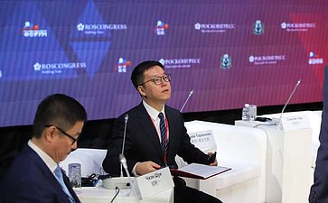 Сессия «Остров Большой Уссурийский: новый вектор развития трансграничного сотрудничества» Российско-Китайского форума в г. Хабаровске
