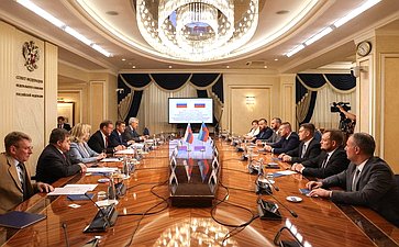 Встреча заместителя Председателя СФ Константина Косачева с Председателем Народного Совета Луганской Народной Республики