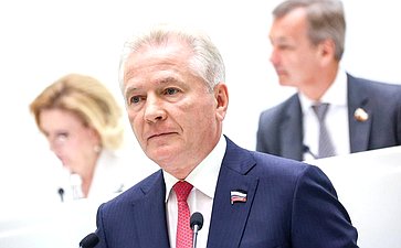 Валерий Пономарев