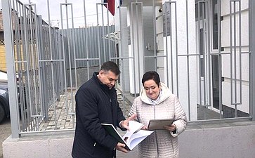 Лариса Мельник передала гуманитарную помощь городскому пункту приёма пострадавших птиц