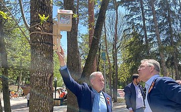 Анатолий Артамонов проверил ход строительства социальных объектов в Кисловодске