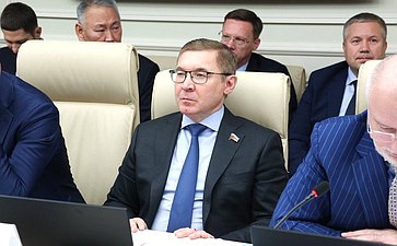 Владимир Якушев