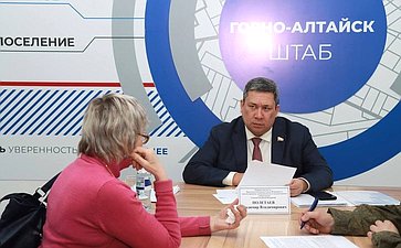 Владимир Полетаев в ходе региональной недели провел ряд встреч, а также прием граждан