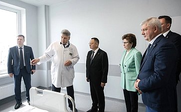 Заместитель Председателя СФ Галина Карелова, Министр строительства и ЖКХ РФ Ирек Файзуллин и губернатор Воронежской области Александр Гусев обсудили ход строительства инфраструктурных проектов в регионе