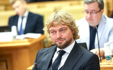 Круглый стол на тему «Интеллектуальная собственность в материальном выражении: мода, промышленный дизайн, архитектура»