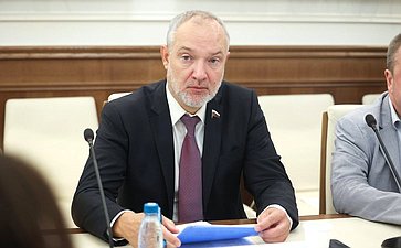 Заседание рабочей группы по рассмотрению проекта ФЗ № 872405–8 «О внесении изменений в статью 10 ФЗ «Об основах государственного регулирования торговой деятельности в Российской Федерации»