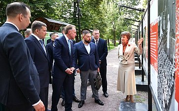 Николай Журавлев принял участие в открытии фотовыставки Российского экспортного центра «Экспорт во имя Победы»