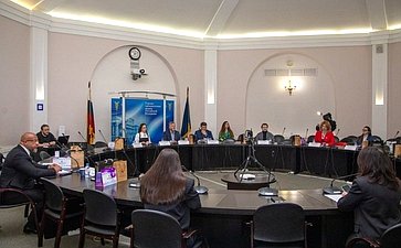 Владимир Пушкарев принял участие в заседании рабочей группы по регулированию инфобизнеса и блогосферы