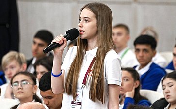 Диалоговая площадка участников проекта «Поезд Памяти» с председателем Совета Республики Нацсобрания Республики Беларусь Натальей Кочановой и заместителем Председателя СФ, председателем российского оргкомитета проекта Константином Косачевым