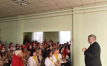 В ходе рабочей поездки Сергей Михайлов осмотрел объекты здравоохранения, образования и культуры Сретенского района