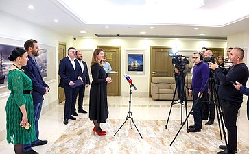 Открытие в Совете Федерации выставки индустриальных пейзажей, посвященной Дню машиностроителя