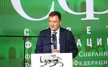 Круглый стол №4 «Сохранение и продвижение традиционных российских духовно-нравственных ценностей на селе в условиях современных вызовов». Второй Форум тружеников села