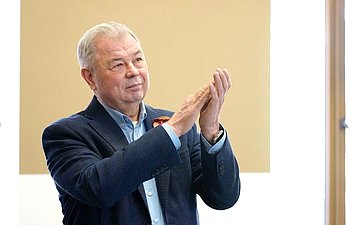Анатолий Артамонов проверил ход строительства социальных объектов в Кисловодске