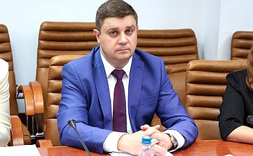 Совещание Комитета Совета Федерации по федеративному устройству, региональной политике, МСУ и делам Севера на тему «Совершенствование преференциальных режимов ДФО и Арктики для развития транспортно-логистической отрасли»