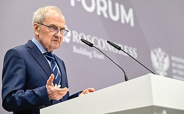 Члены Комитета СФ по конституционному законодательству и государственному строительству приняли участие в работе XIII Петербургского международного юридического форума