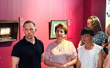 Екатерина Алтабаева приняла участие в акции в открытии выставки «К2. Куинджи-Крымов» в Российской галерее искусств