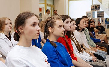 Елена Дягилева познакомила школьников из Брянской и Курской областей с арктическим регионом