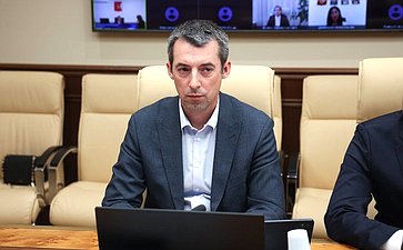 Круглый стол Комитета СФ по конституционному законодательству и государственному строительству «Совершенствование механизмов противодействия незаконному обороту алкогольной продукции: законодательные инициативы и правоприменительная практика»