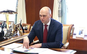 Валентина Матвиенко провела встречу с губернатором Калининградской области Алексеем Беспрозванных