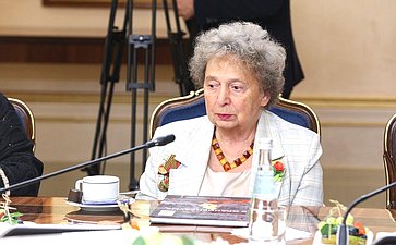 Встреча Председателя Совета Федерации Валентины Матвиенко с делегацией общества «Жители блокадного Ленинграда» Санкт-Петербурга