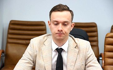 Совещание Комитета Совета Федерации по федеративному устройству, региональной политике, МСУ и делам Севера на тему «Совершенствование преференциальных режимов ДФО и Арктики для развития транспортно-логистической отрасли»