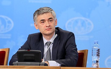 Андрей Климов принял участие во встрече-брифинге с руководителями аккредитованных в Москве дипломатических представительств стран Лиги арабских государств