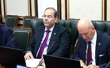 Ильяс Умаханов провел встречу с Чрезвычайным и Полномочным Послом Королевства Бахрейн в РФ Ахмедом Абдулрахманом Махмудом Аль-Саати и Главой Представительства Лиги арабских государств в России Валидом Хамидом Шилтагом
